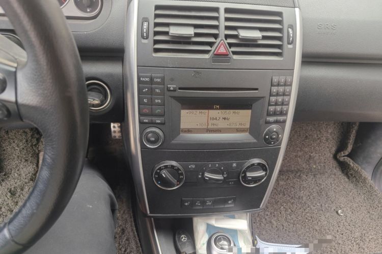Used Mercedes-Benz A-Class 2011 A 180 Audio And AC Panel