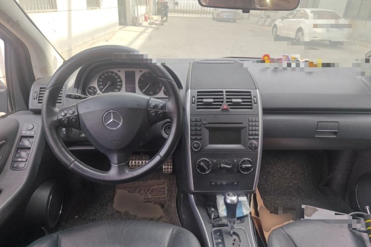 Used Mercedes-Benz A-Class 2011 A 180 Center Console