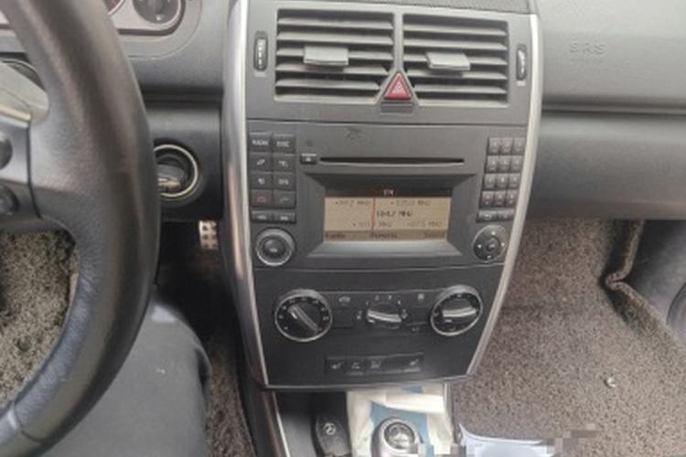 Used Mercedes-Benz A-Class 2011 A 180 Interior 1