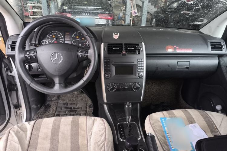 Used Mercedes-Benz A-Class 2011 A 160 Center Console
