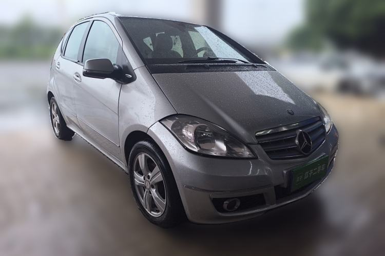 Used Mercedes-Benz A-Class 2011 A 160 Front Right 45 Deg
