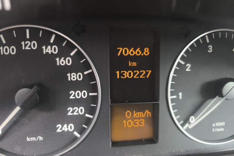 Used Mercedes-Benz A-Class 2011 A 160 Odometer Close Up