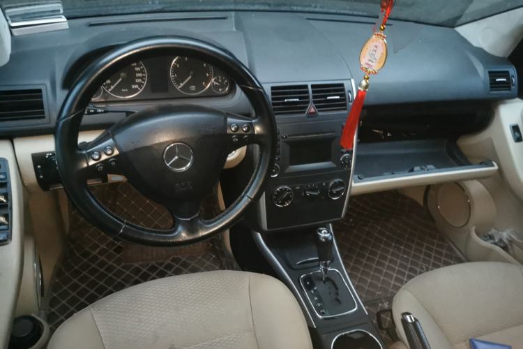 Used Mercedes-Benz A-Class 2011 A 160 Center Console