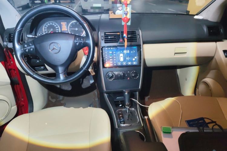 Used Mercedes-Benz A-Class 2011 A 160 Center Console