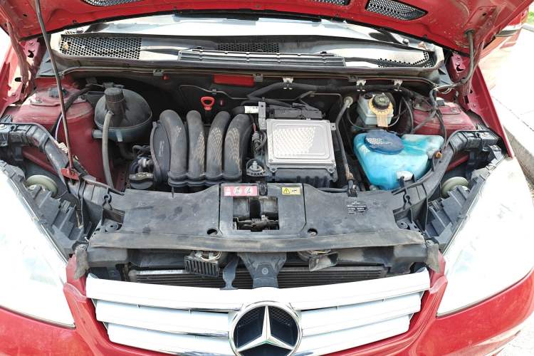 Used Mercedes-Benz A-Class 2011 A 160 Engine Bay