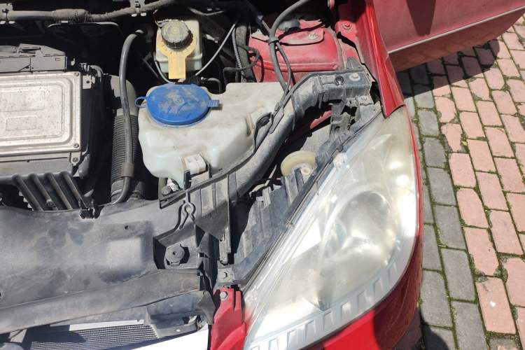 Used Mercedes-Benz A-Class 2011 A 180 Engine Bay Left