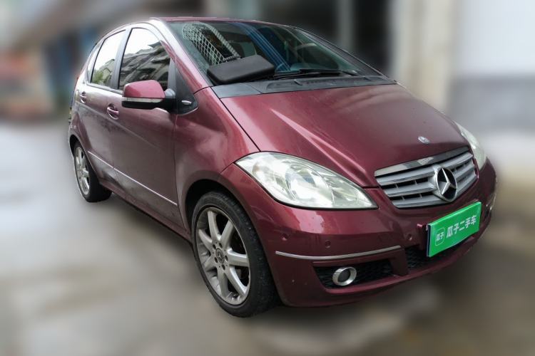Used Mercedes-Benz A-Class 2011 A 180 Front Right 45 Deg