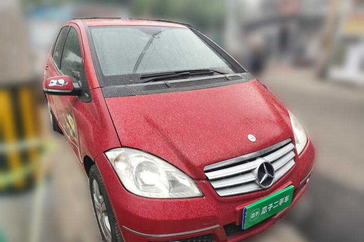 Used Mercedes-Benz A-Class 2011 A 160 Front Right 45 Deg