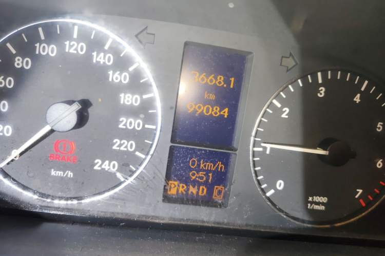 Used Mercedes-Benz A-Class 2011 A 160 Odometer Close Up