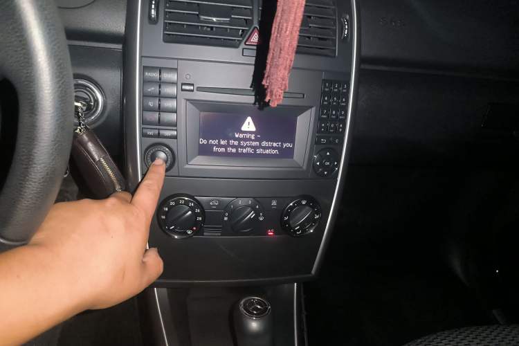 Used Mercedes-Benz A-Class 2011 A 160 Audio And AC Panel