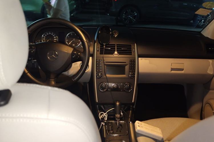 Used Mercedes-Benz A-Class 2011 A 160 Center Console