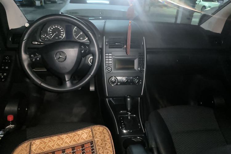 Used Mercedes-Benz A-Class 2011 A 160 Center Console