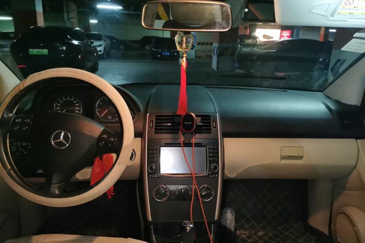 Used Mercedes-Benz A-Class 2011 A 160 Center Console