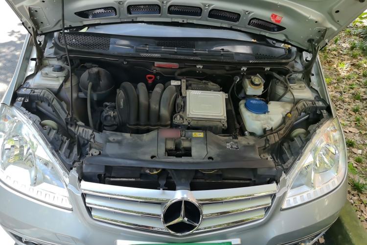 Used Mercedes-Benz A-Class 2011 A 160 Engine Bay