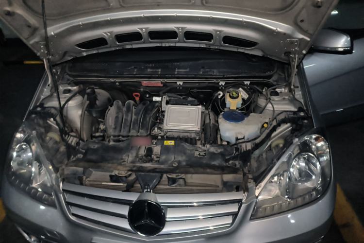 Used Mercedes-Benz A-Class 2011 A 160 Engine Bay