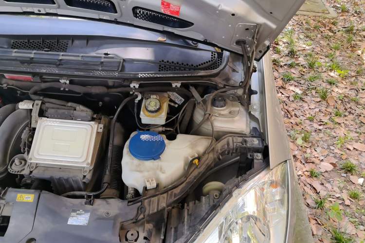 Used Mercedes-Benz A-Class 2011 A 160 Engine Bay Left