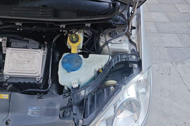 Used Mercedes-Benz A-Class 2011 A 160 Engine Bay Left