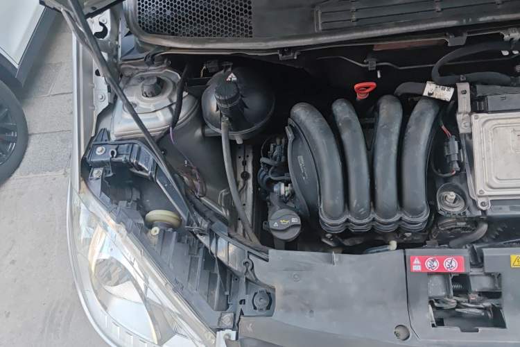 Used Mercedes-Benz A-Class 2011 A 160 Engine Bay Right