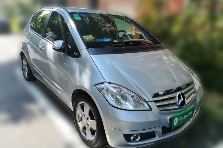Used Mercedes-Benz A-Class 2011 A 160 Front Right 45 Deg