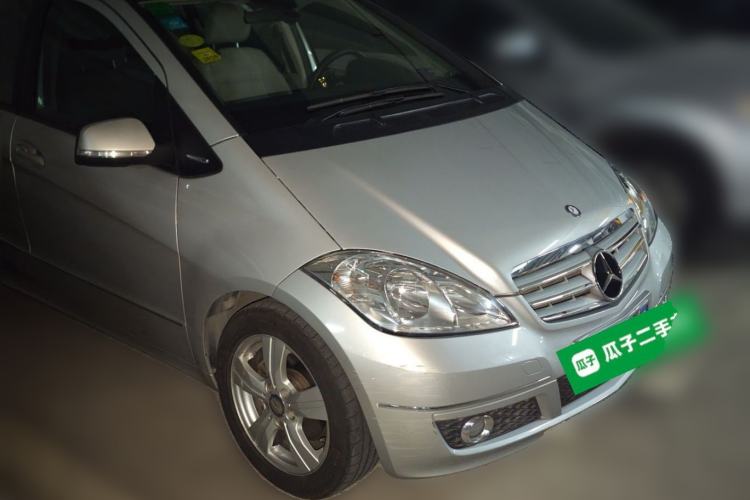 Used Mercedes-Benz A-Class 2011 A 160 Front Right 45 Deg