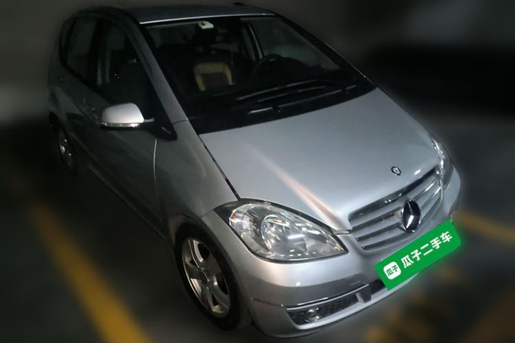 Used Mercedes-Benz A-Class 2011 A 160 Front Right 45 Deg