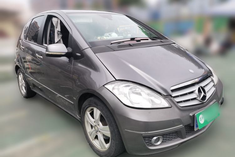 Used Mercedes-Benz A-Class 2011 A 160 Front Right 45 Deg