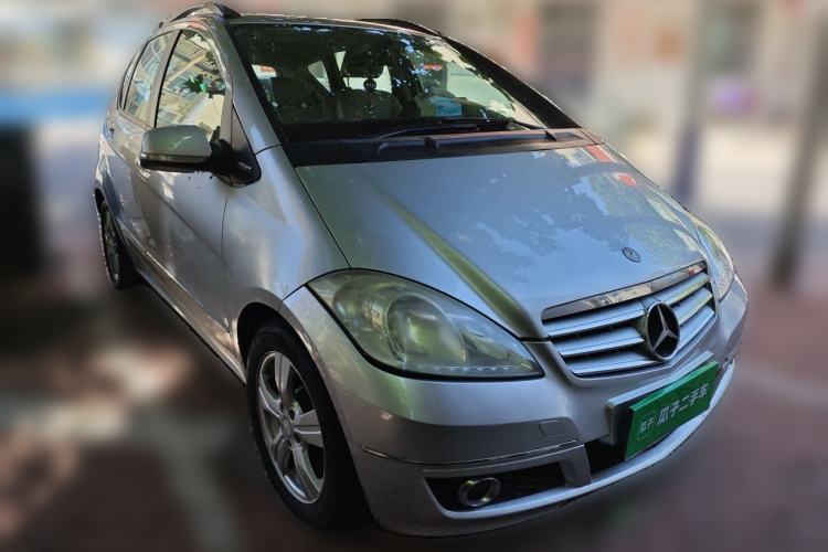 Used Mercedes-Benz A-Class 2011 A 160 Front Right 45 Deg
