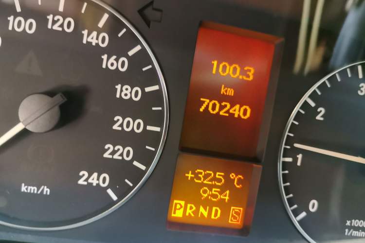 Used Mercedes-Benz A-Class 2011 A 160 Odometer Close Up