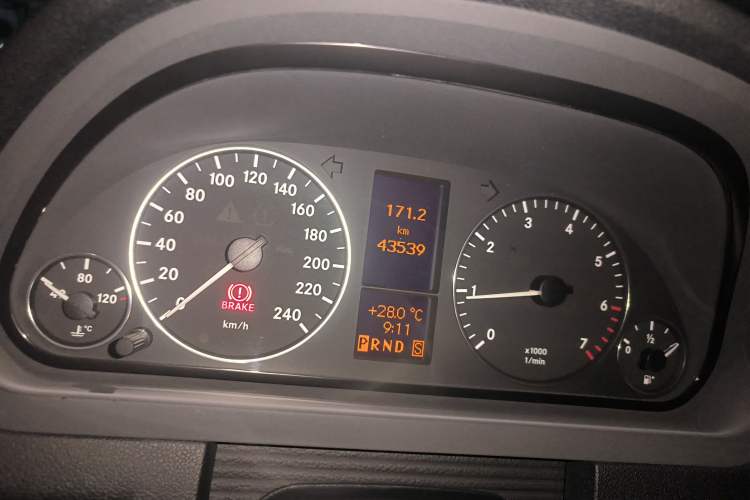Used Mercedes-Benz A-Class 2011 A 160 Odometer Close Up