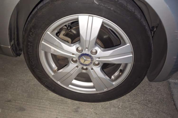 Used Mercedes-Benz A-Class 2011 A 160 Right Front Wheel Hub