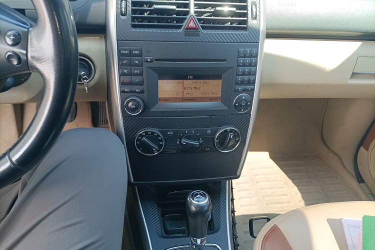 Used Mercedes-Benz A-Class 2011 A 160 Audio And AC Panel