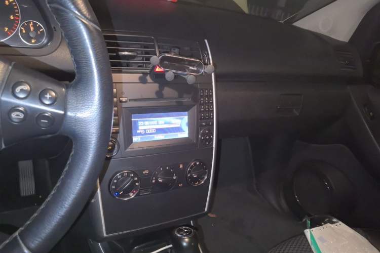 Used Mercedes-Benz A-Class 2011 A 160 Audio And AC Panel