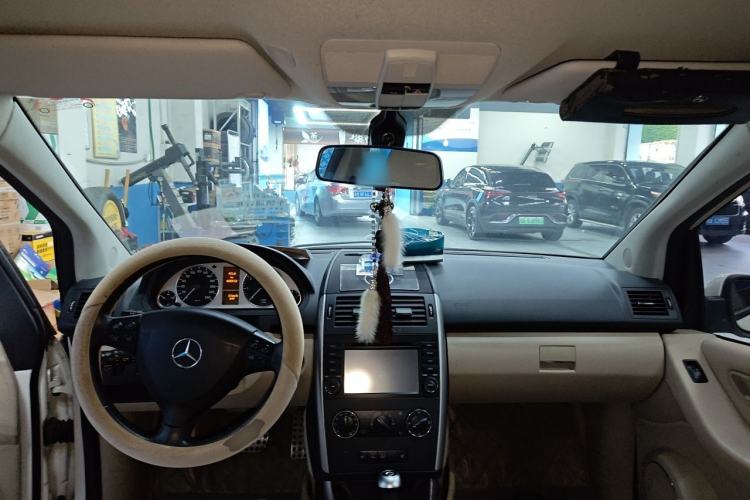 Used Mercedes-Benz A-Class 2011 A 180 Center Console