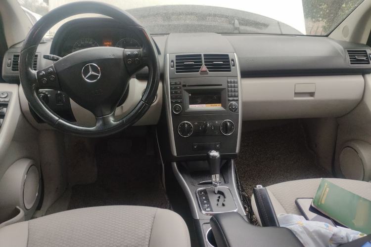 Used Mercedes-Benz A-Class 2011 A 160 Center Console
