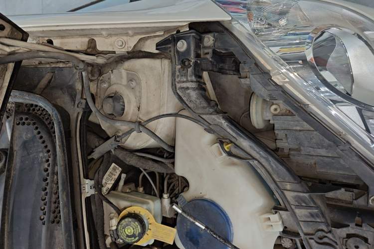 Used Mercedes-Benz A-Class 2011 A 180 Engine Bay Left