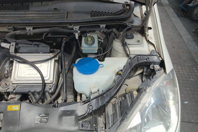 Used Mercedes-Benz A-Class 2011 A 160 Engine Bay Left