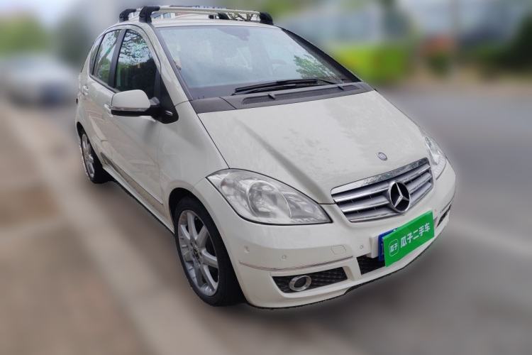 Used Mercedes-Benz A-Class 2011 A 180 Front Right 45 Deg