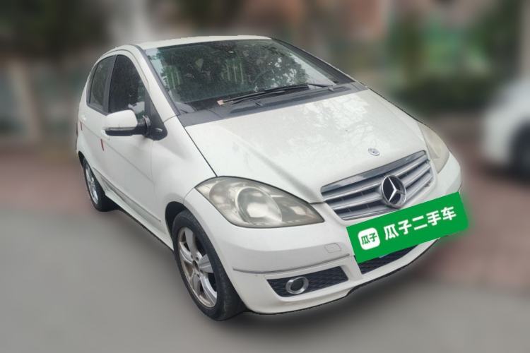 Used Mercedes-Benz A-Class 2011 A 160 Front Right 45 Deg