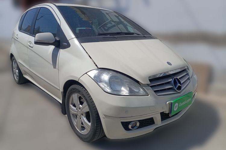 Used Mercedes-Benz A-Class 2011 A 160 Front Right 45 Deg