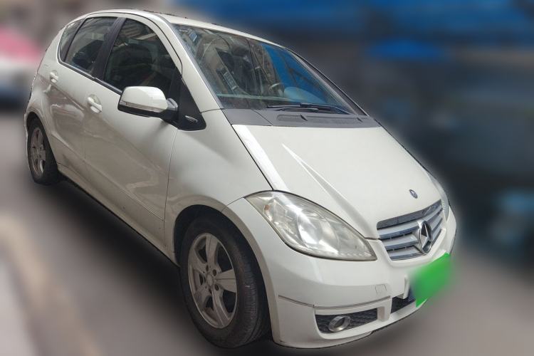 Used Mercedes-Benz A-Class 2011 A 160 Front Right 45 Deg