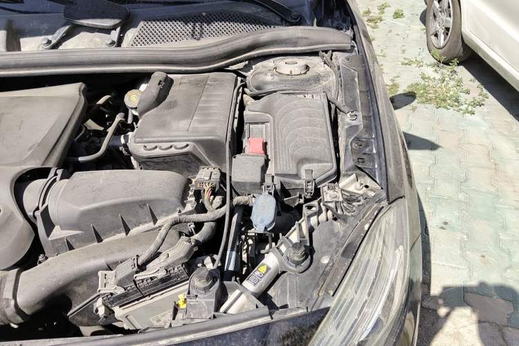 Used Mercedes-Benz A-Class 2013 A 200 Urban Edition Engine Bay Left
