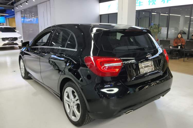 Used Mercedes-Benz A-Class 2013 A 200 Urban Edition Exterior 3