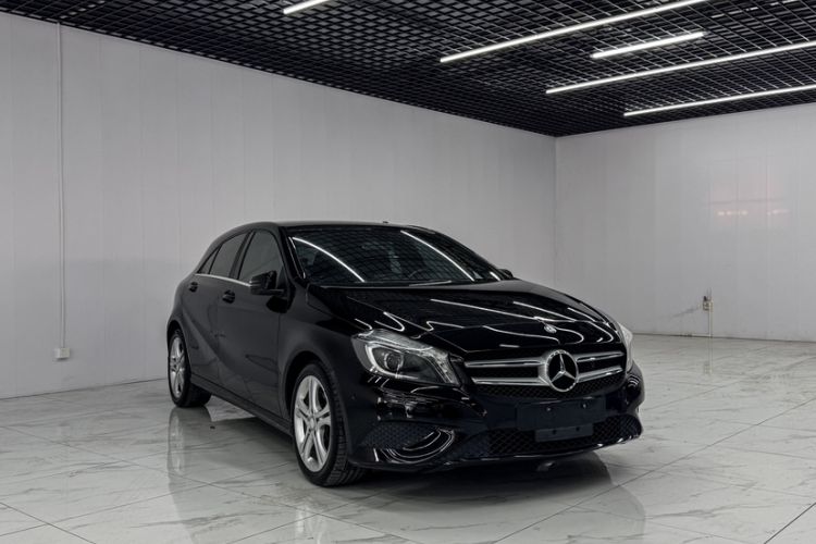 Used Mercedes-Benz A-Class 2013 A 200 Urban Edition Exterior 4