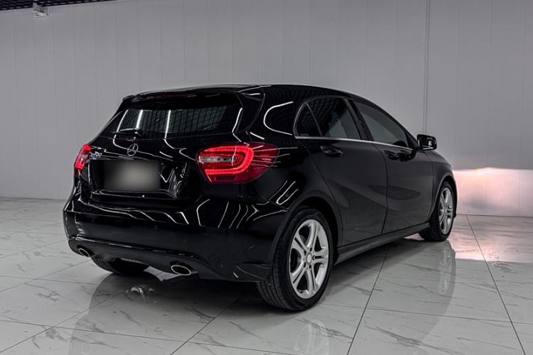Used Mercedes-Benz A-Class 2013 A 200 Urban Edition Exterior 5