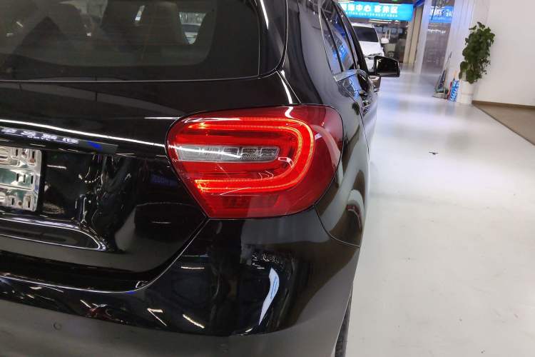 Used Mercedes-Benz A-Class 2013 A 200 Urban Edition Exterior 6