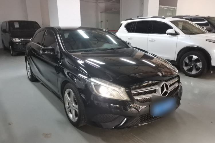 Used Mercedes-Benz A-Class 2013 A 200 Urban Edition Front Right 45 Deg