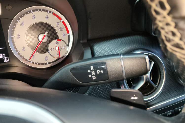 Used Mercedes-Benz A-Class 2013 A 200 Urban Edition Gear Lever