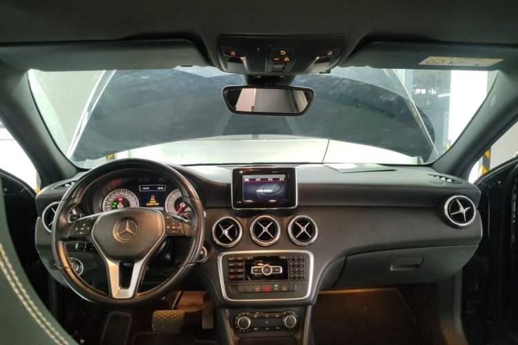 Used Mercedes-Benz A-Class 2013 A 200 Urban Edition Headliner