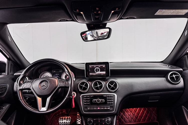 Used Mercedes-Benz A-Class 2013 A 200 Urban Edition Interior 1