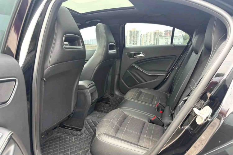 Used Mercedes-Benz A-Class 2013 A 200 Urban Edition Interior 10